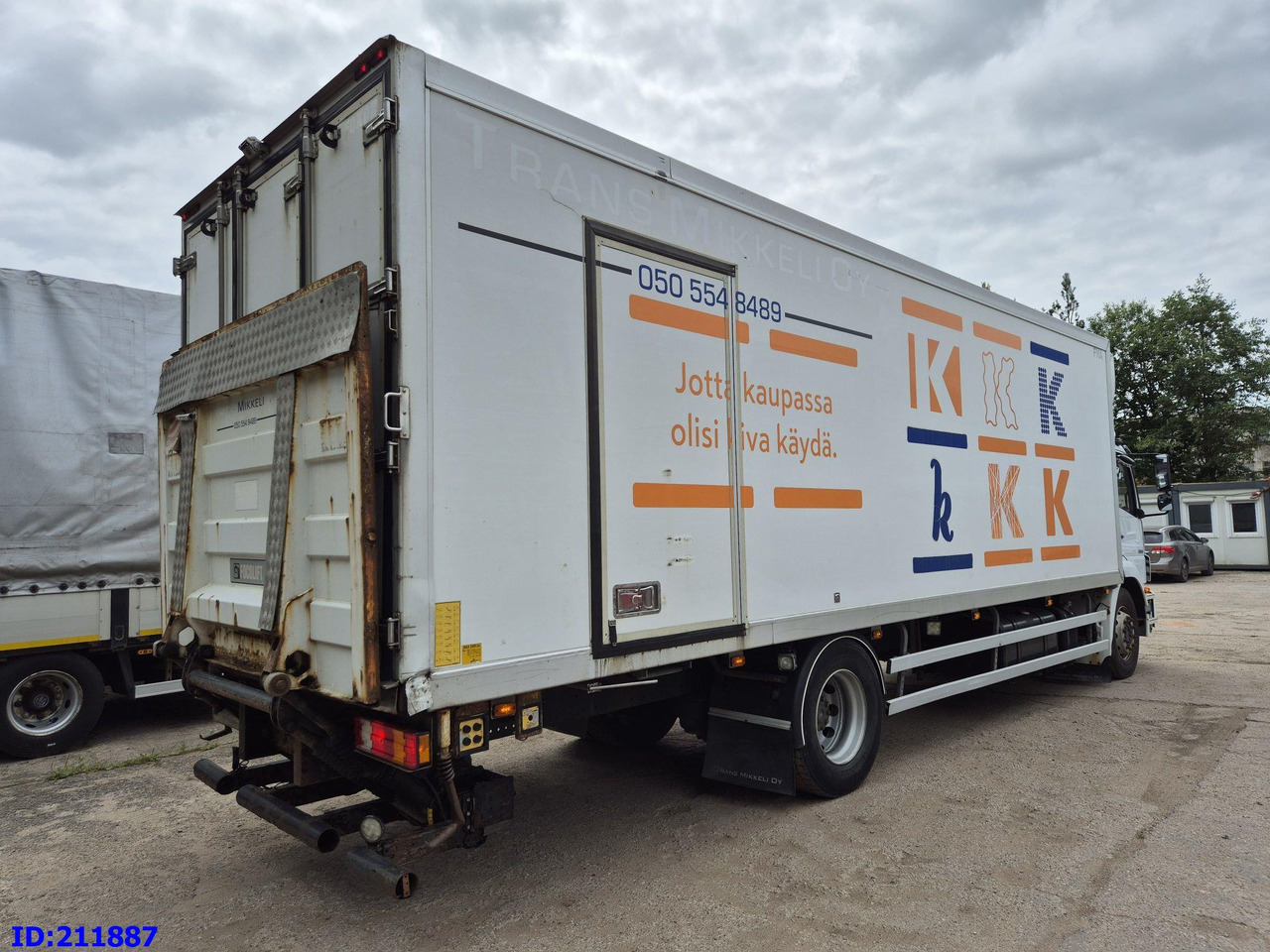 MERCEDES-BENZ Axor 1833 - Manual - Tovornjak hladilnik: slika 5 MERCEDES-BENZ Axor 1833 - Manual - Tovornjak hladilnik: slika 5