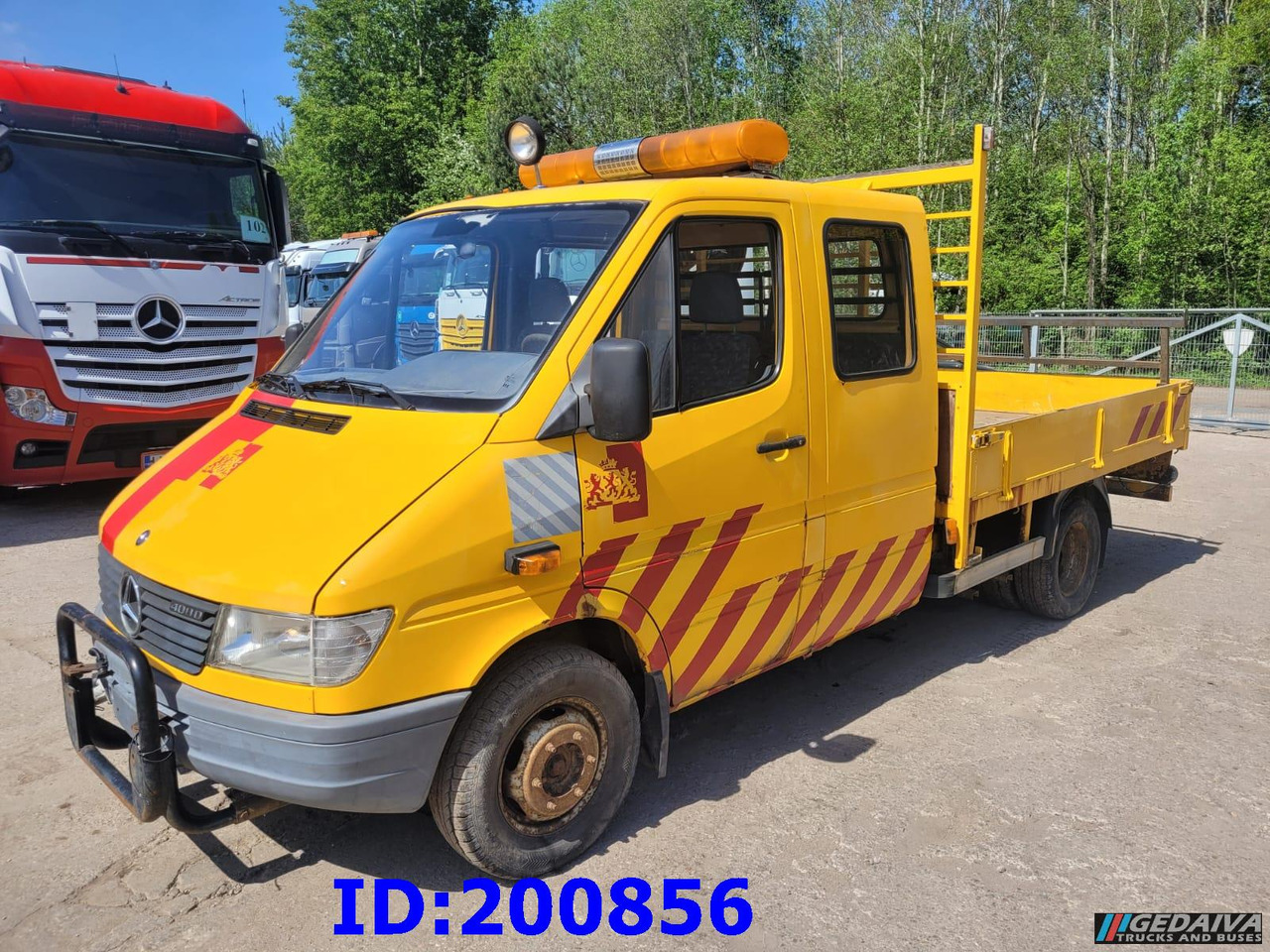 MERCEDES-BENZ Sprinter 408D - 5 Seater - Tovornjak s kesonom: slika 1 MERCEDES-BENZ Sprinter 408D - 5 Seater - Tovornjak s kesonom: slika 1
