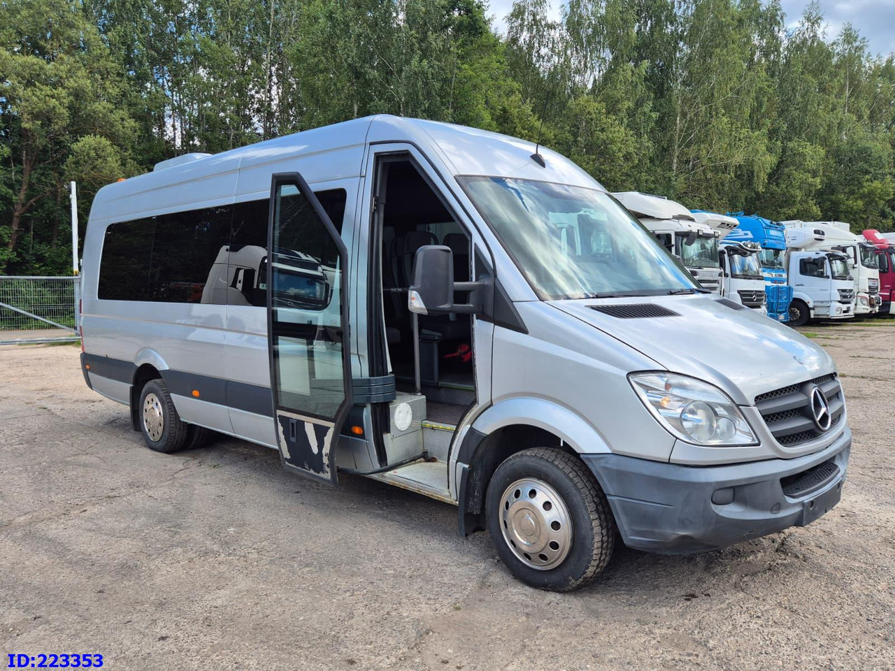 MERCEDES-BENZ Sprinter 518 - 23 Seater - Potovalni avtobus: slika 4 MERCEDES-BENZ Sprinter 518 - 23 Seater - Potovalni avtobus: slika 4
