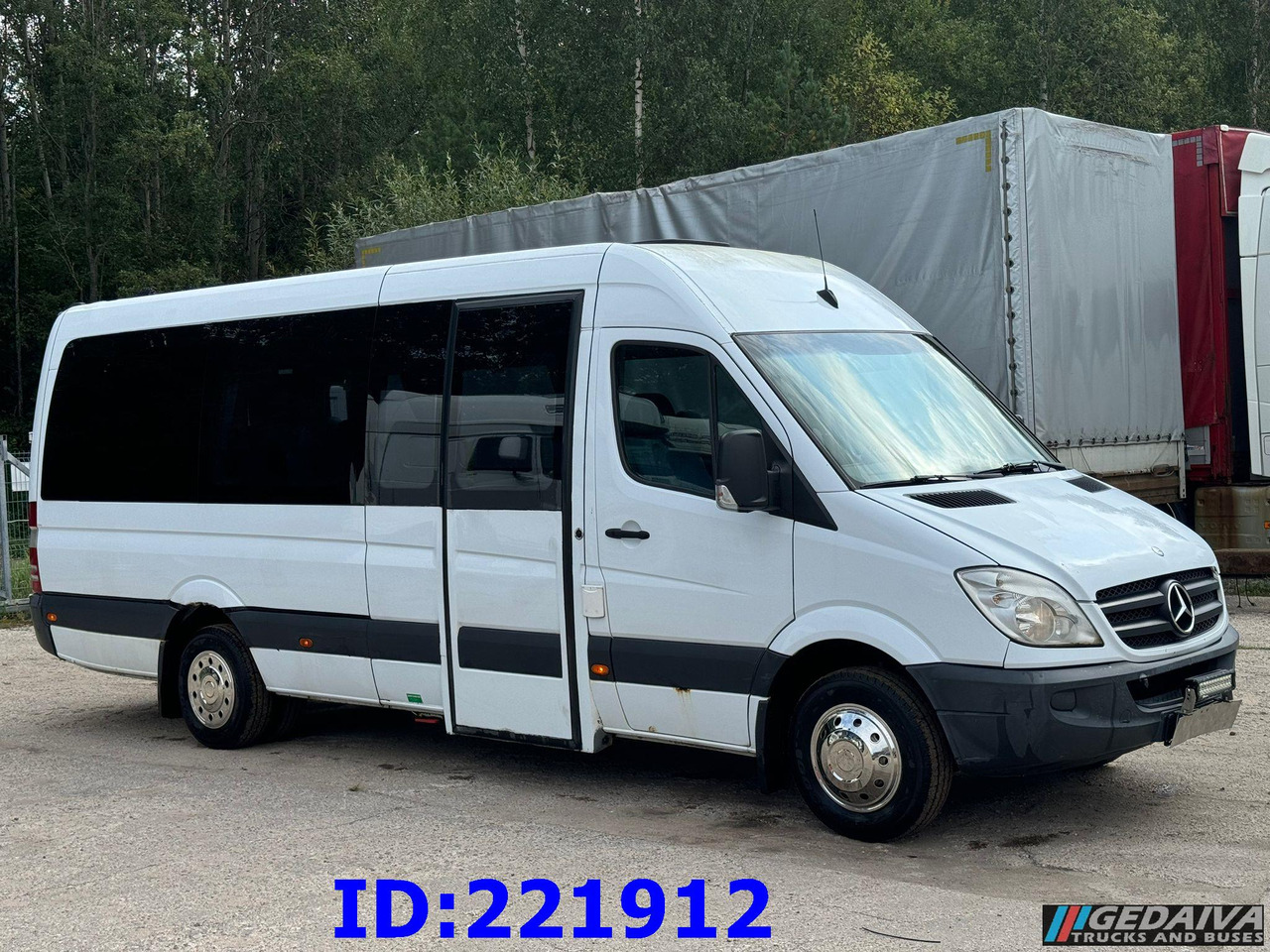 MERCEDES-BENZ Sprinter 518 VIP 17-Place - Potovalni avtobus: slika 4 MERCEDES-BENZ Sprinter 518 VIP 17-Place - Potovalni avtobus: slika 4