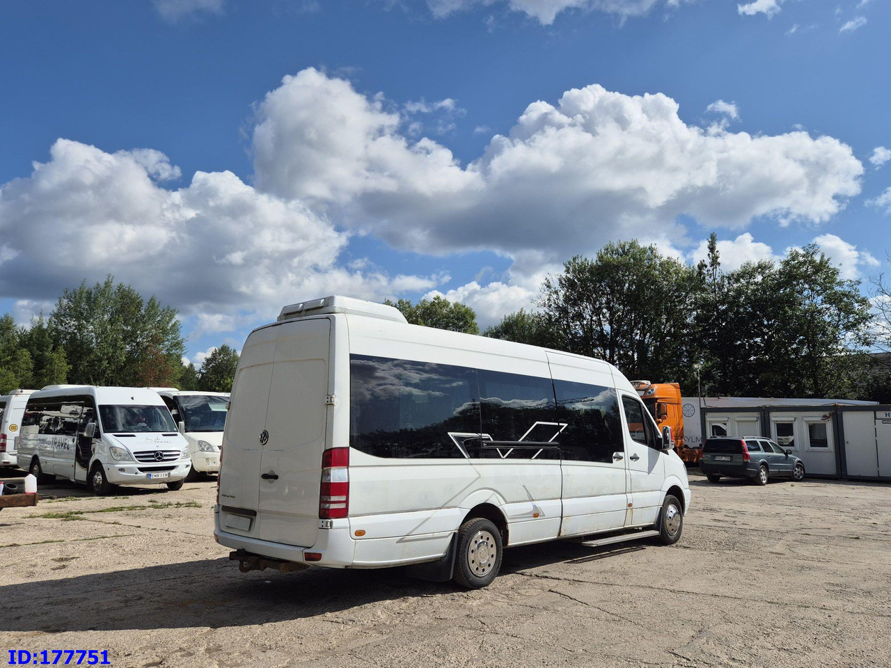 MERCEDES-BENZ Sprinter 518 - VIP - 17-seater - Potovalni avtobus: slika 5 MERCEDES-BENZ Sprinter 518 - VIP - 17-seater - Potovalni avtobus: slika 5