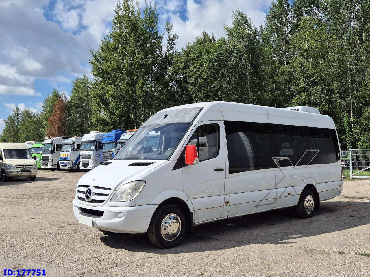 MERCEDES-BENZ Sprinter 518 - VIP - 17-seater - Potovalni avtobus: slika 1 MERCEDES-BENZ Sprinter 518 - VIP - 17-seater - Potovalni avtobus: slika 1