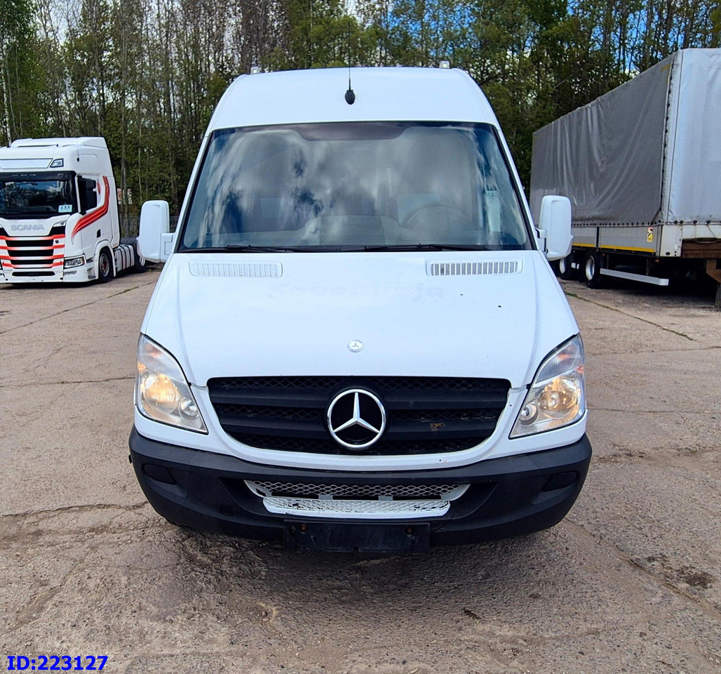 MERCEDES-BENZ Sprinter 518 - VIP -19 Seater - Potovalni avtobus: slika 2 MERCEDES-BENZ Sprinter 518 - VIP -19 Seater - Potovalni avtobus: slika 2