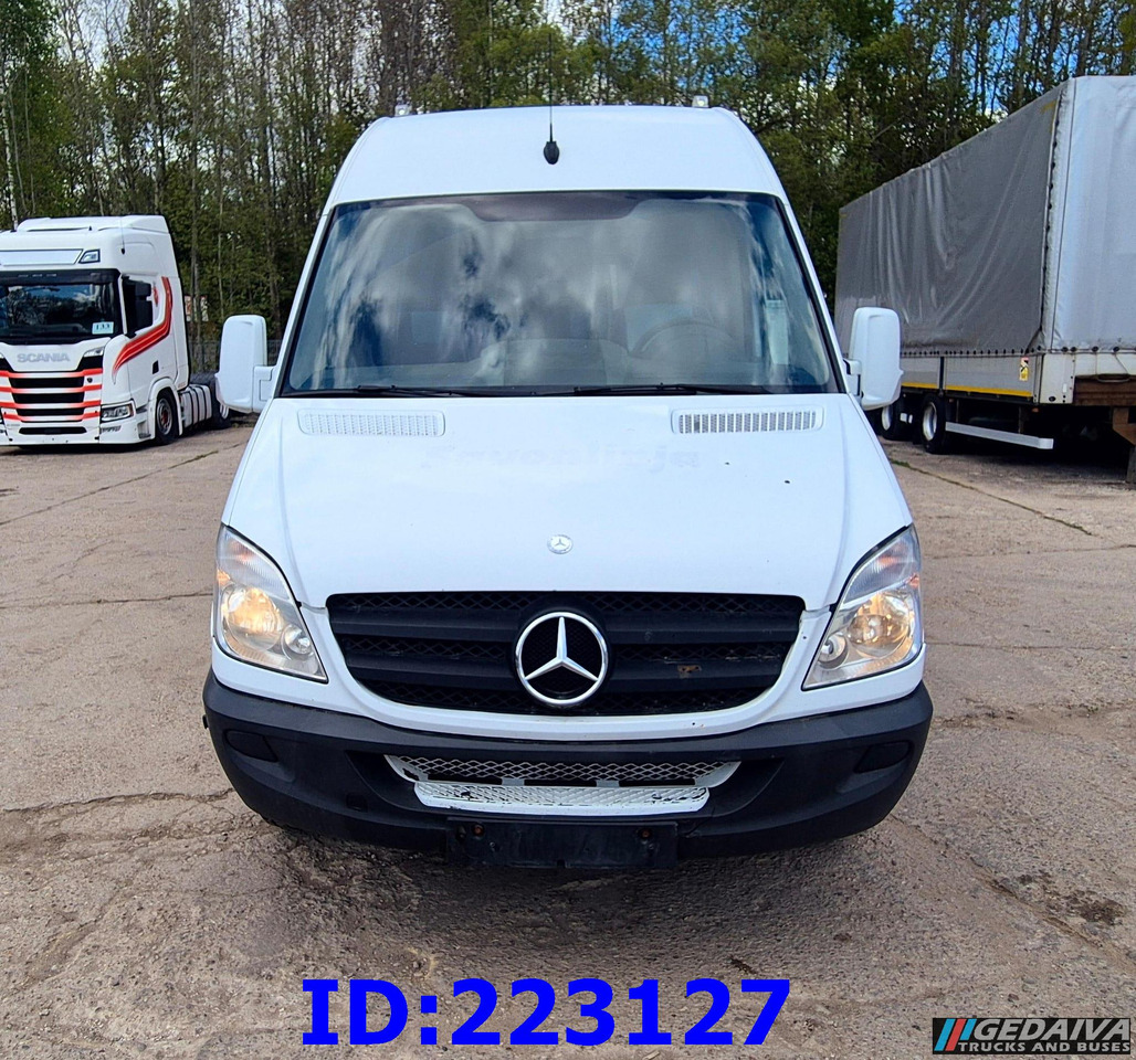 MERCEDES-BENZ Sprinter 518 - VIP -19 Seater - Potovalni avtobus: slika 2 MERCEDES-BENZ Sprinter 518 - VIP -19 Seater - Potovalni avtobus: slika 2