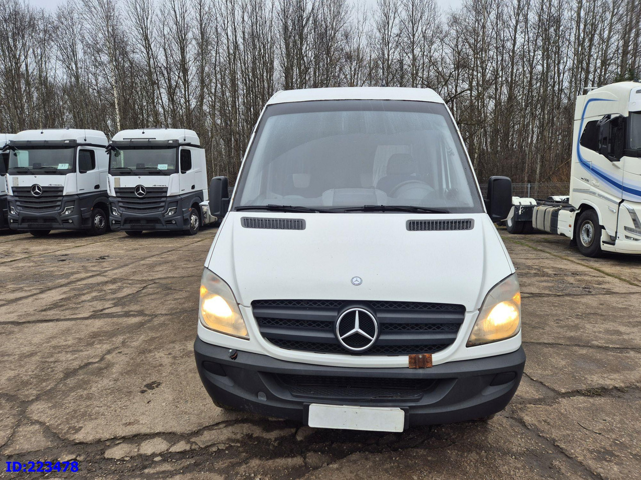 MERCEDES-BENZ Sprinter 518 - VIP - 20-seater - Potovalni avtobus: slika 2 MERCEDES-BENZ Sprinter 518 - VIP - 20-seater - Potovalni avtobus: slika 2
