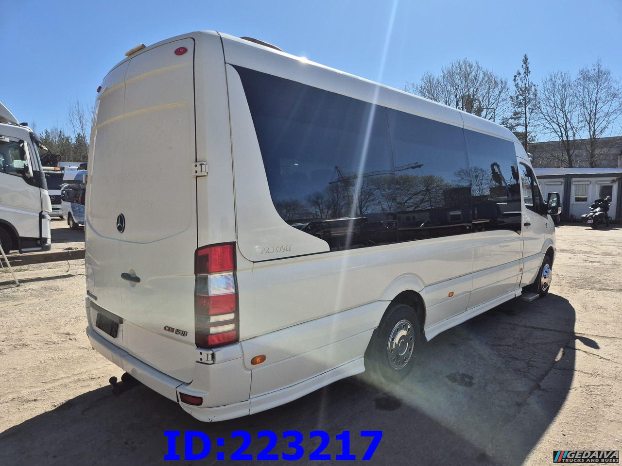 MERCEDES-BENZ Sprinter 518 VIP Prostyle 17-Place (Motor defekt) - Potovalni avtobus: slika 4 MERCEDES-BENZ Sprinter 518 VIP Prostyle 17-Place (Motor defekt) - Potovalni avtobus: slika 4