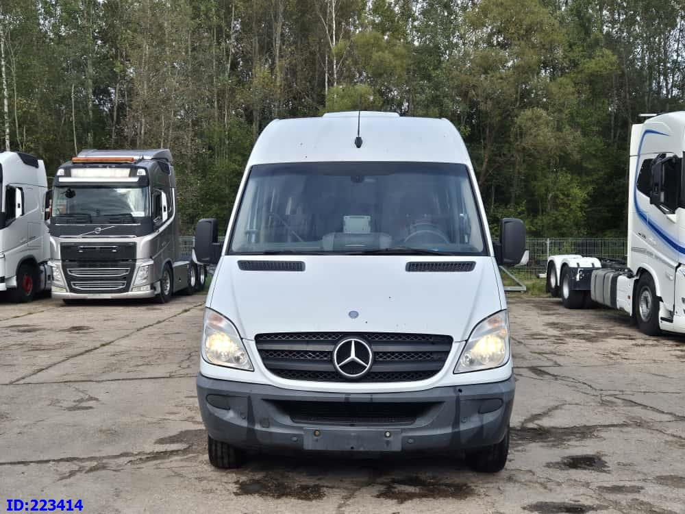 MERCEDES-BENZ Sprinter 519 VIP - 17 Seater Euro5 - Potovalni avtobus: slika 2 MERCEDES-BENZ Sprinter 519 VIP - 17 Seater Euro5 - Potovalni avtobus: slika 2