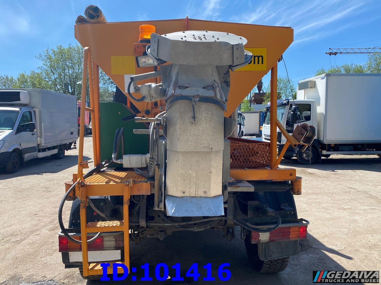MERCEDES-BENZ Unimog U300 4X4 - Vozilo za zimsko službo: slika 5 MERCEDES-BENZ Unimog U300 4X4 - Vozilo za zimsko službo: slika 5