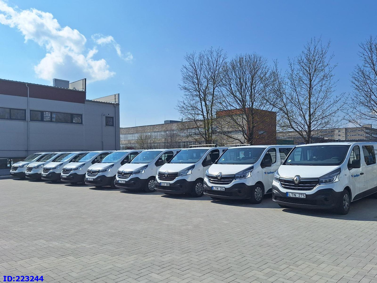 RENAULT Trafic (6pcs. available) - Dostavno vozilo z dvojno kabino: slika 4 RENAULT Trafic (6pcs. available) - Dostavno vozilo z dvojno kabino: slika 4