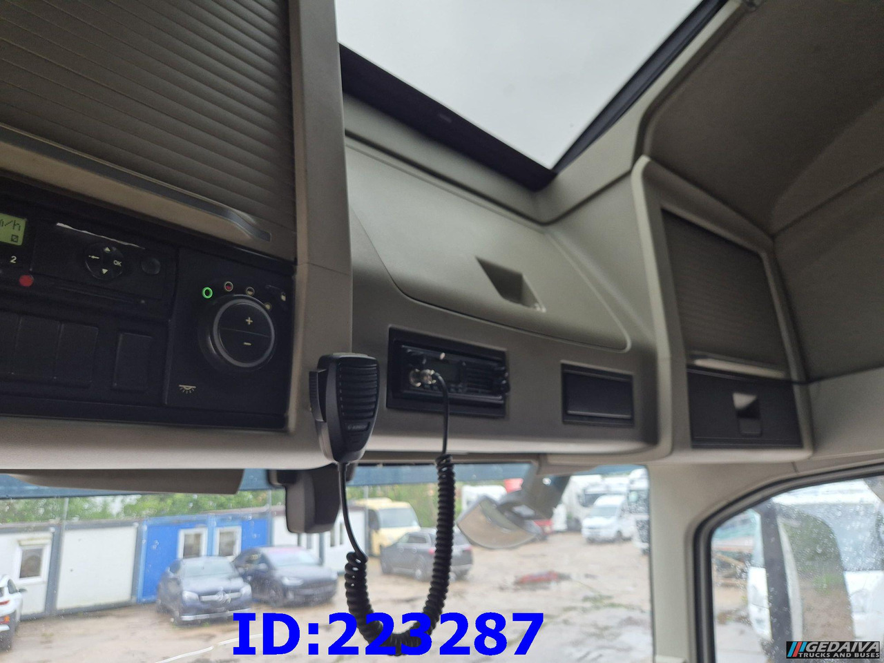 Tovornjak-šasija VOLVO FH13 540HP  - 10 tyre (2pcs. available): slika 15