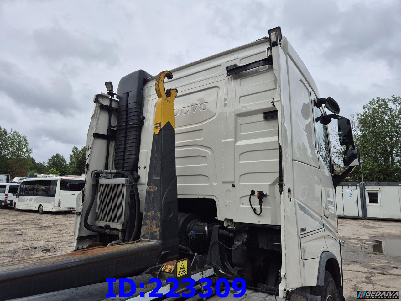 VOLVO FH13 540HP 8x2 Hook lift (2axles steering - 2 axles lifting) - Kotalni prekucni tovornjak: slika 5 VOLVO FH13 540HP 8x2 Hook lift (2axles steering - 2 axles lifting) - Kotalni prekucni tovornjak: slika 5