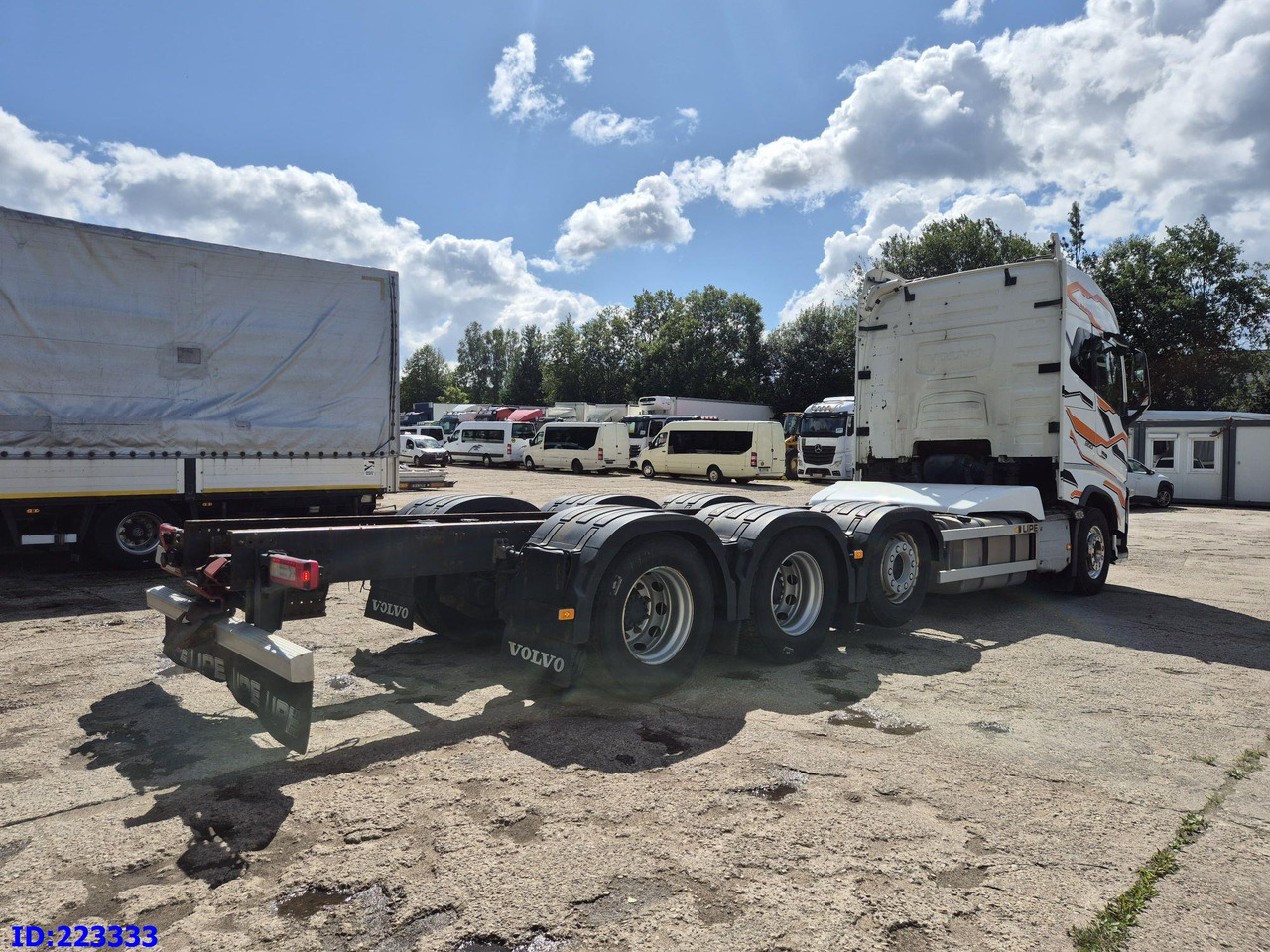 VOLVO FH16 650HP 8X4 (Steering axle) - Tovornjak-šasija: slika 5 VOLVO FH16 650HP 8X4 (Steering axle) - Tovornjak-šasija: slika 5
