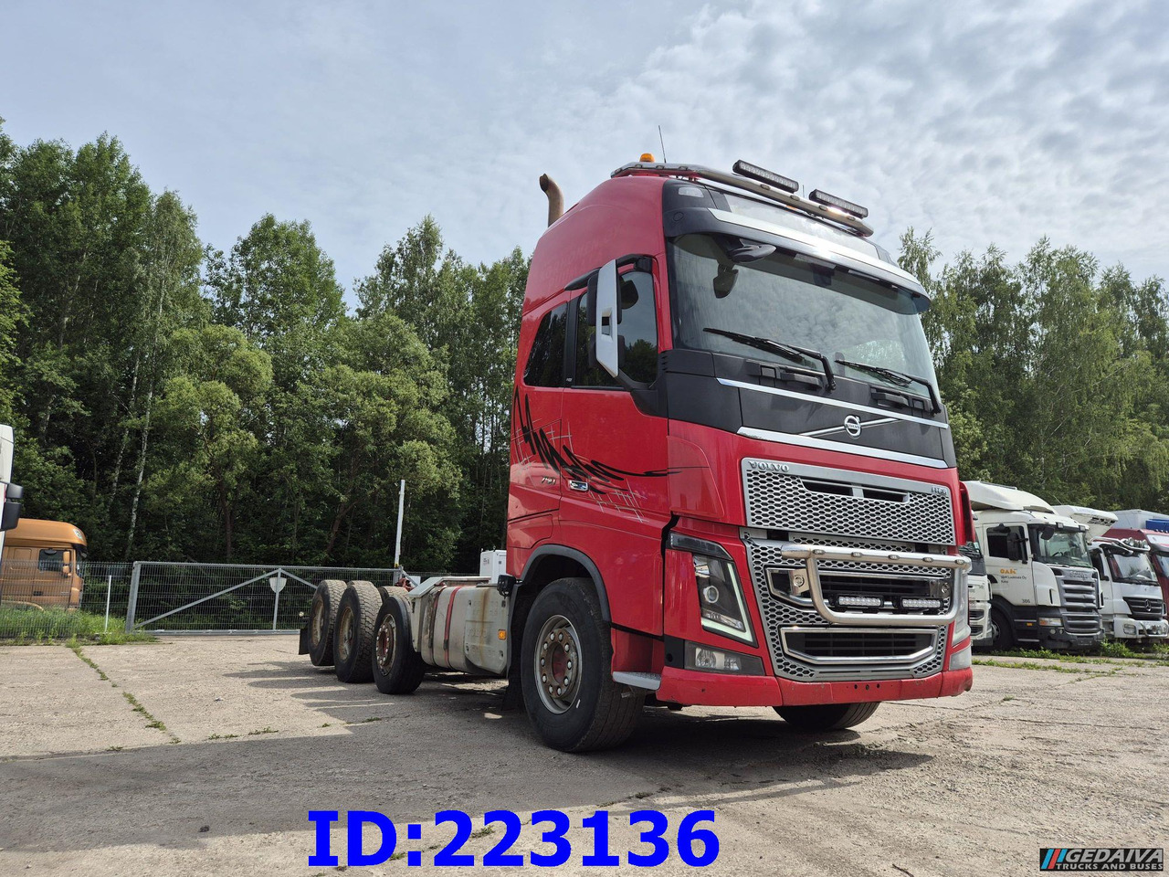 VOLVO FH16 750HP - 8x4 -Big Axles - Tovornjak za prevoz lesa: slika 4 VOLVO FH16 750HP - 8x4 -Big Axles - Tovornjak za prevoz lesa: slika 4