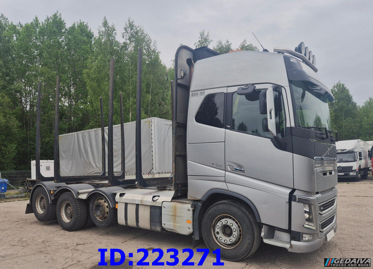 VOLVO FH16 750HP 8x4 (Steering axle / 2 axles lifting) - Tovornjak za prevoz lesa: slika 4 VOLVO FH16 750HP 8x4 (Steering axle / 2 axles lifting) - Tovornjak za prevoz lesa: slika 4