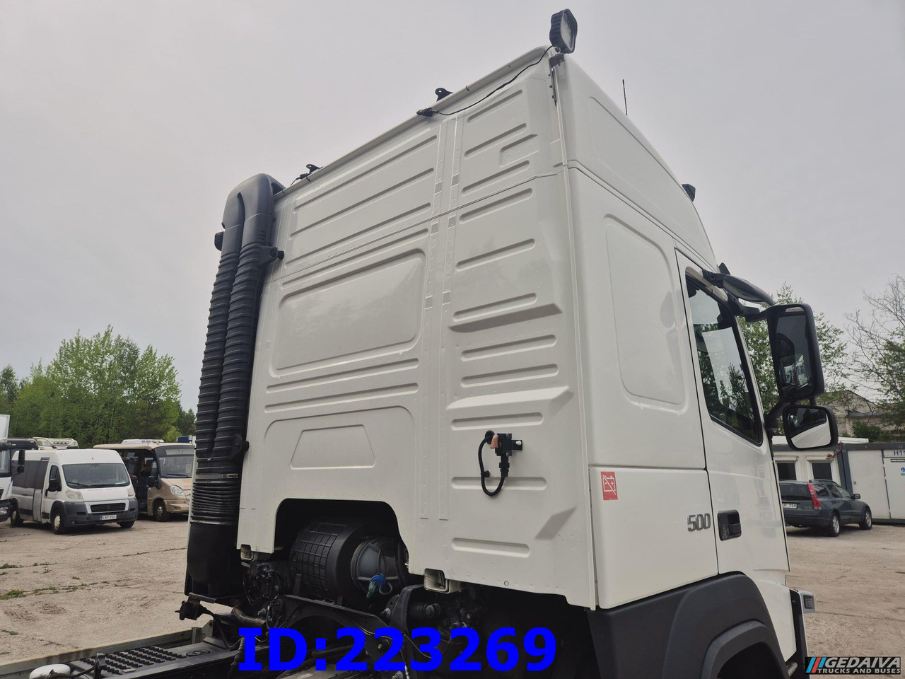 VOLVO FM13 500HP 8x2 (2 steering axels) - Tovornjak-šasija: slika 5 VOLVO FM13 500HP 8x2 (2 steering axels) - Tovornjak-šasija: slika 5
