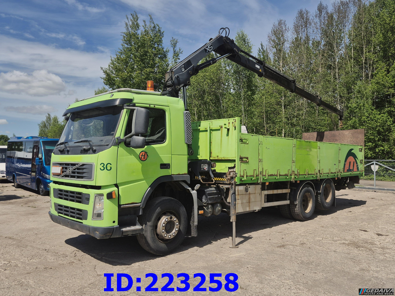 VOLVO FM9 300HP 6x2 + HIAB 144B -3 CL - Tovornjak s kesonom: slika 1 VOLVO FM9 300HP 6x2 + HIAB 144B -3 CL - Tovornjak s kesonom: slika 1
