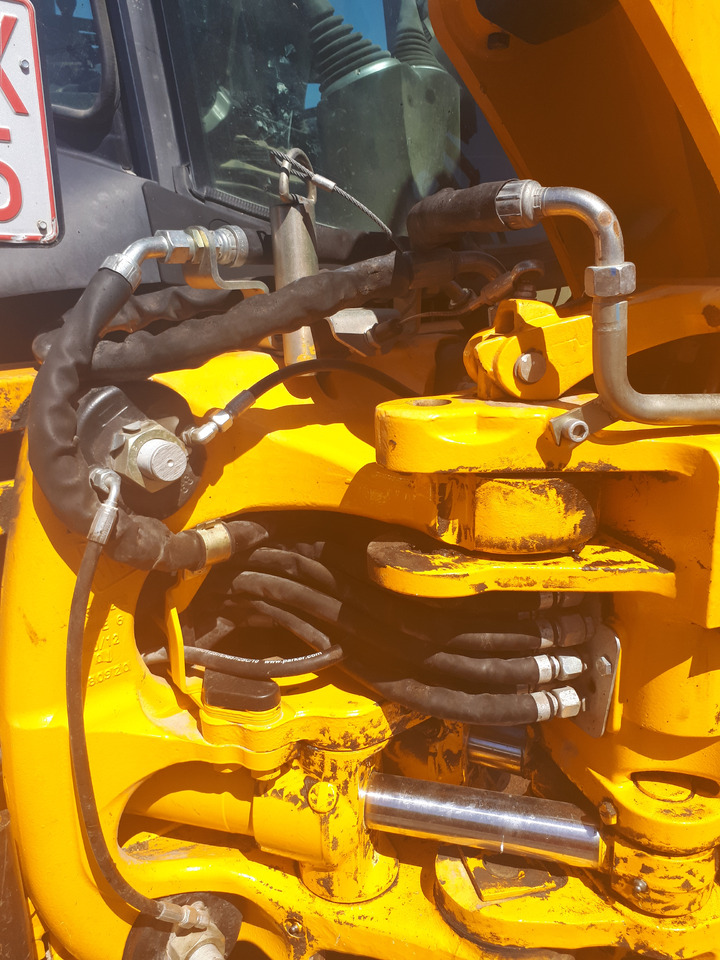 JCB 3CX - Gradbeni stroj: slika 4 JCB 3CX - Gradbeni stroj: slika 4