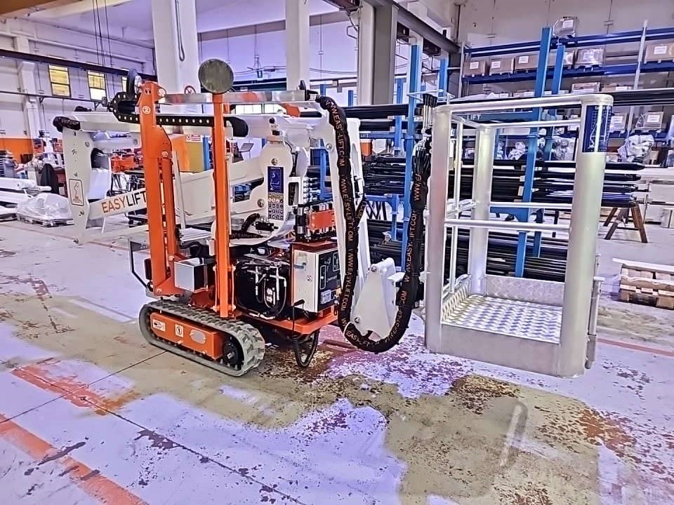 EasyLift R130 - Zglobna dvižna ploščad, Dvižna košara pajek: slika 1 EasyLift R130 - Zglobna dvižna ploščad, Dvižna košara pajek: slika 1