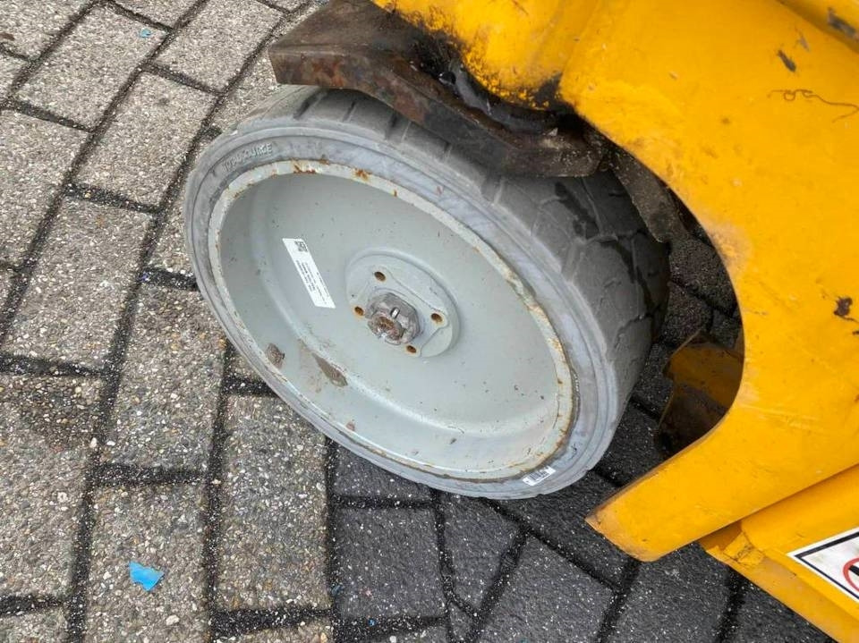 Haulotte Compact 14 - Škarjasta dvižna ploščad: slika 3 Haulotte Compact 14 - Škarjasta dvižna ploščad: slika 3