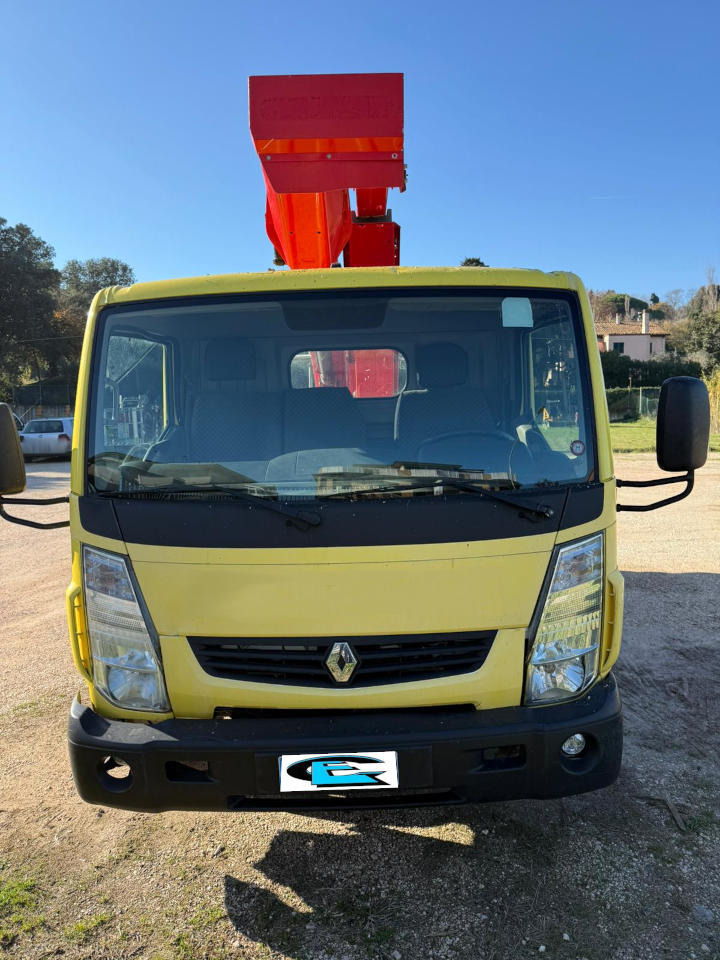 - Dvižna ploščad montirana na tovornjak: slika 2 - Dvižna ploščad montirana na tovornjak: slika 2