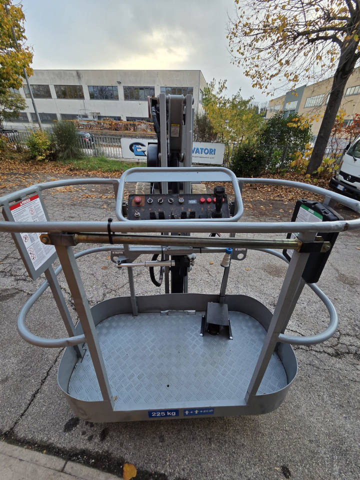 NIFTYLIFT HR 15 HDE - Zglobna dvižna ploščad: slika 2 NIFTYLIFT HR 15 HDE - Zglobna dvižna ploščad: slika 2