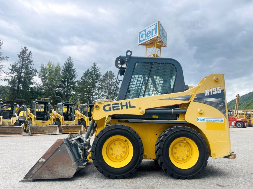Gehl R135 (4068) - Mini nakladalec: slika 1 Gehl R135 (4068) - Mini nakladalec: slika 1