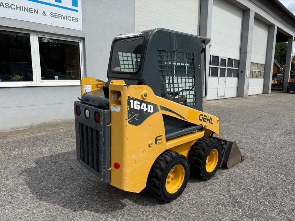 Gehl SL1640E (4027) - Mini nakladalec: slika 4 Gehl SL1640E (4027) - Mini nakladalec: slika 4