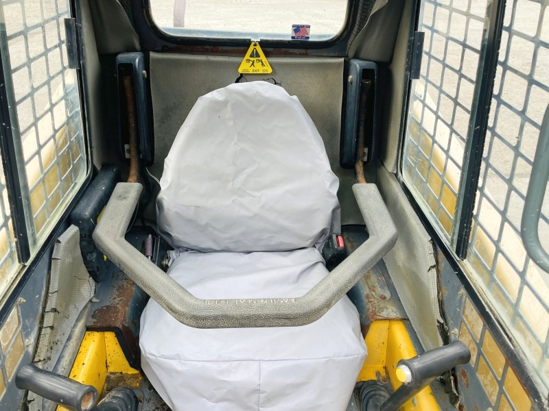 Gehl SL4240 (3746) - Mini nakladalec: slika 5 Gehl SL4240 (3746) - Mini nakladalec: slika 5