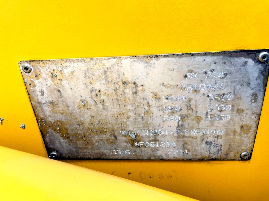 Komatsu SK714-5 (3947) - Mini nakladalec: slika 3 Komatsu SK714-5 (3947) - Mini nakladalec: slika 3