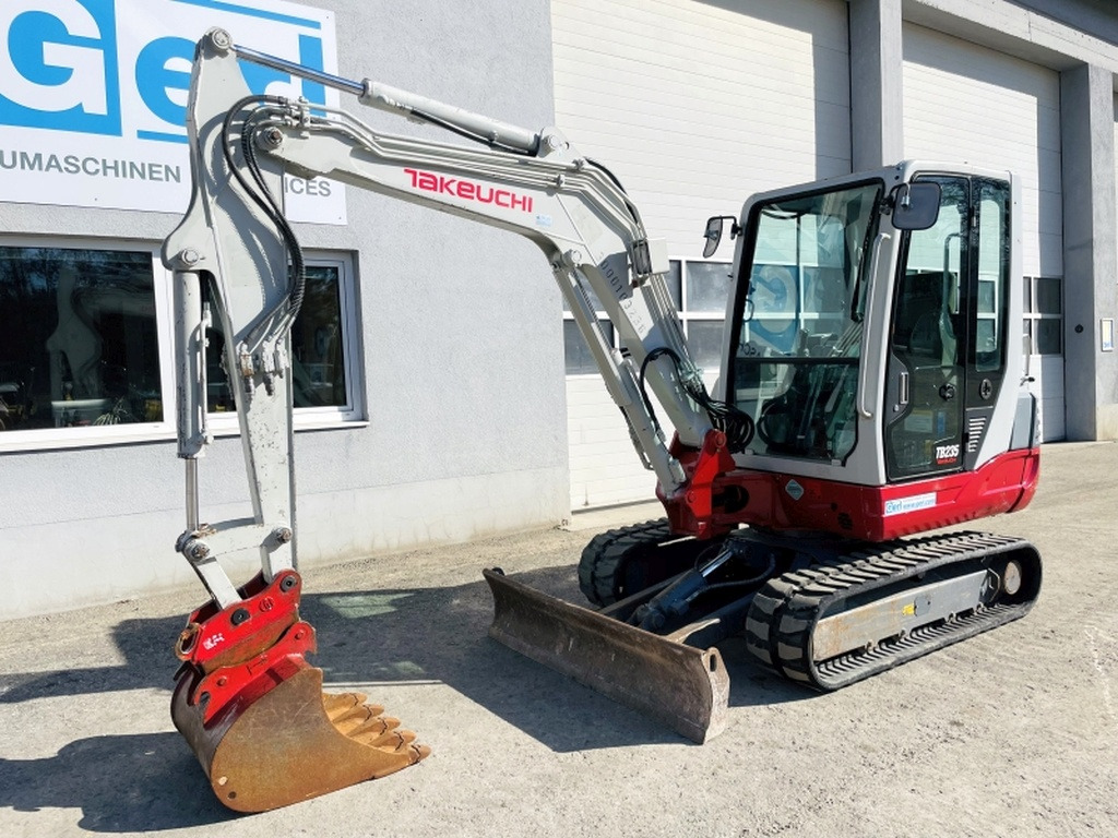 Takeuchi TB235 (3968) - Mini bager: slika 4 Takeuchi TB235 (3968) - Mini bager: slika 4