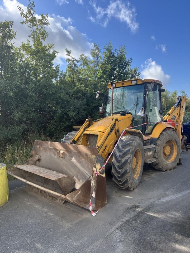 JCB 4CX - Bager nakladalec: slika 1 JCB 4CX - Bager nakladalec: slika 1