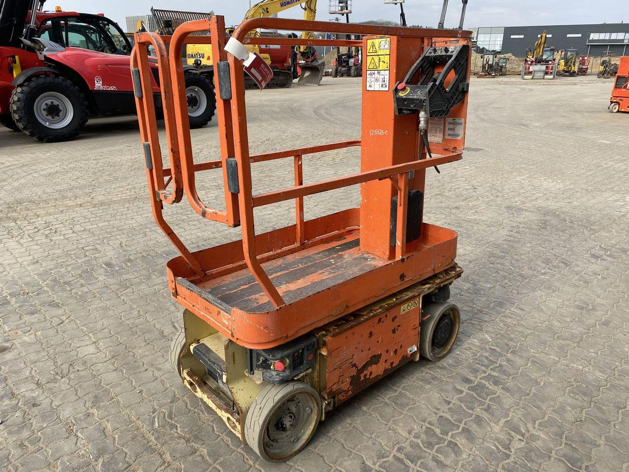 JLG 1230ES - Vertikalni dvižni teleskop: slika 4 JLG 1230ES - Vertikalni dvižni teleskop: slika 4