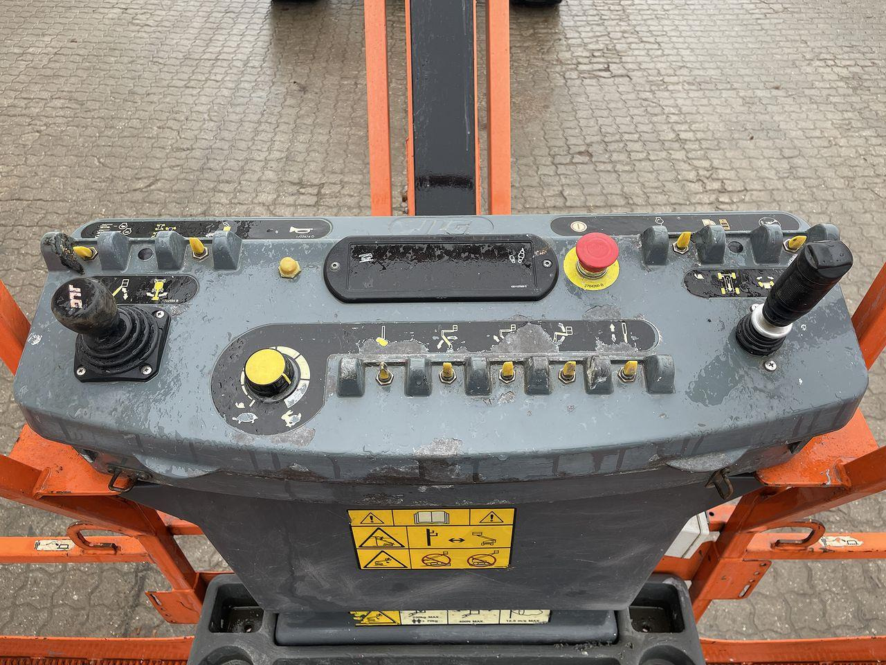 JLG 800AJ - Teleskopska dvižna ploščad: slika 3 JLG 800AJ - Teleskopska dvižna ploščad: slika 3