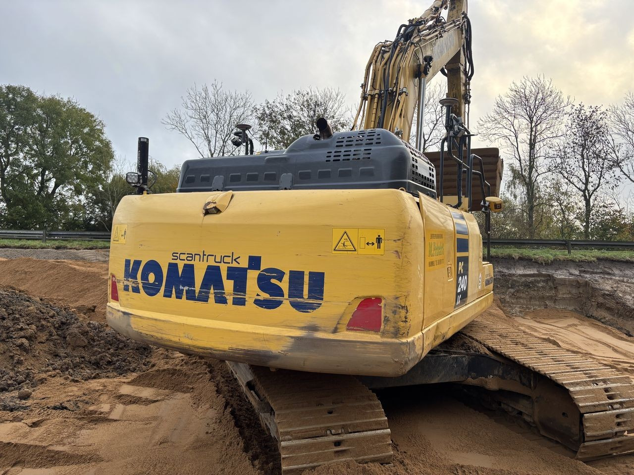 Komatsu PC240LC-11 - Bager goseničar: slika 2 Komatsu PC240LC-11 - Bager goseničar: slika 2