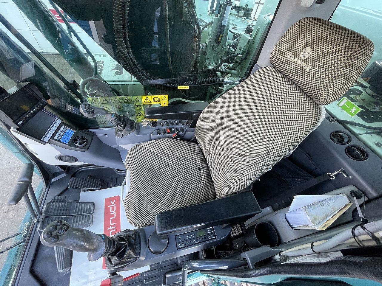 Komatsu PC240LCD-11 - Bager goseničar: slika 3 Komatsu PC240LCD-11 - Bager goseničar: slika 3