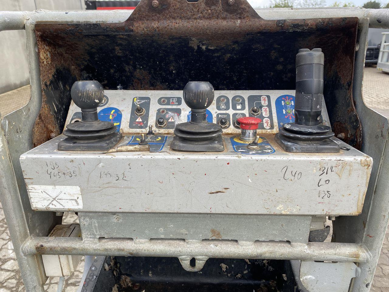 Manitou 200ATJ RC - Zglobna dvižna ploščad: slika 3 Manitou 200ATJ RC - Zglobna dvižna ploščad: slika 3