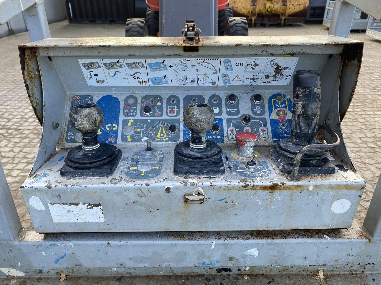 Manitou 260TJ - Zglobna dvižna ploščad: slika 3 Manitou 260TJ - Zglobna dvižna ploščad: slika 3