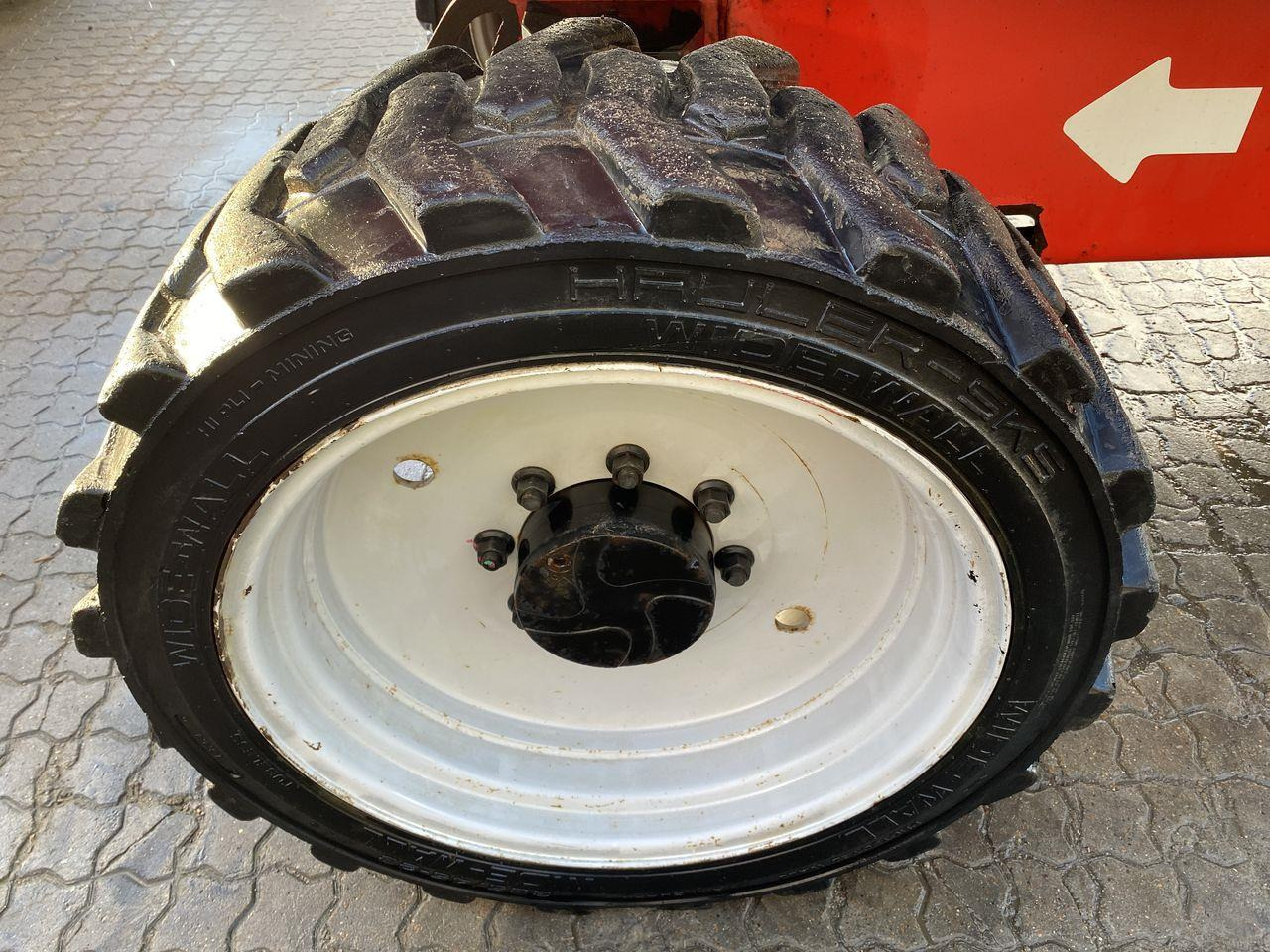 Zglobna dvižna ploščad Manitou 280TJ: slika 7 Zglobna dvižna ploščad Manitou 280TJ: slika 7