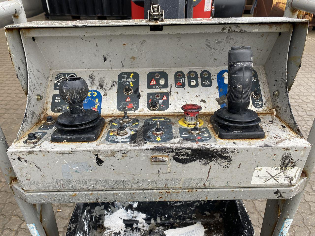 Manitou MANGO12 - Zglobna dvižna ploščad: slika 3 Manitou MANGO12 - Zglobna dvižna ploščad: slika 3