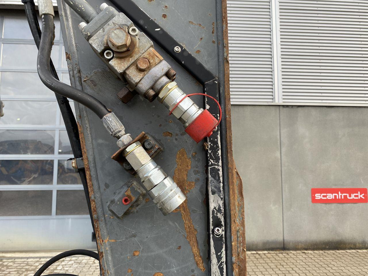 Bager goseničar Volvo EC140: slika 9