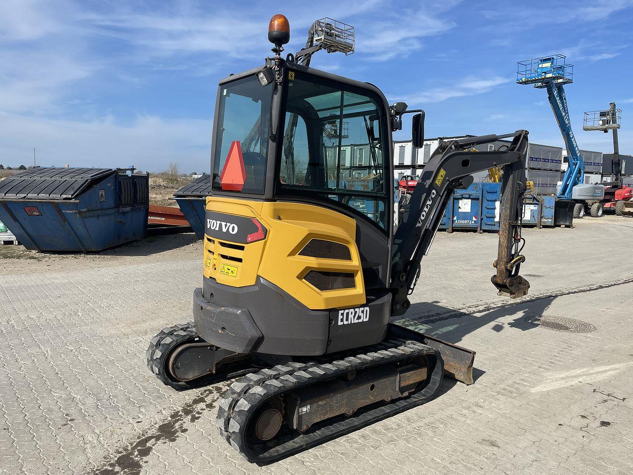 Volvo ECR25 - Mini bager: slika 4 Volvo ECR25 - Mini bager: slika 4