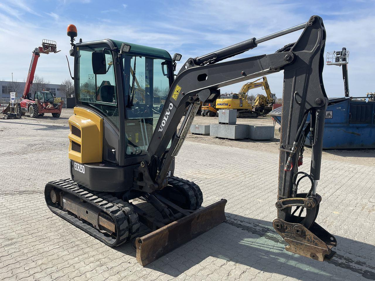 Volvo ECR25 - Mini bager: slika 5 Volvo ECR25 - Mini bager: slika 5