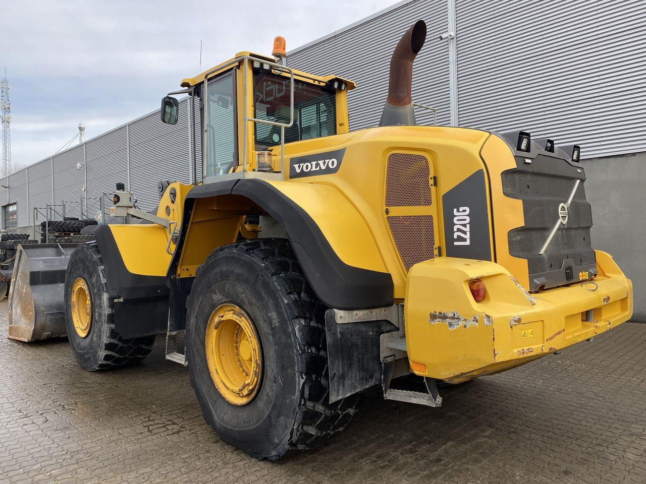 Volvo L220G - Kolesni nakladalec: slika 2 Volvo L220G - Kolesni nakladalec: slika 2