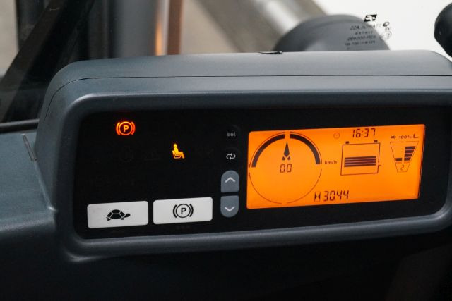 Jungheinrich EFG320 - Električni viličar: slika 4 Jungheinrich EFG320 - Električni viličar: slika 4