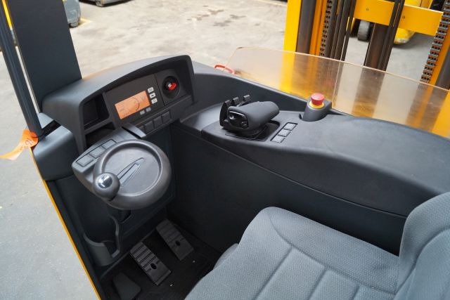 Jungheinrich ETV214 - Viličar s pomičnim teleskopom: slika 3 Jungheinrich ETV214 - Viličar s pomičnim teleskopom: slika 3