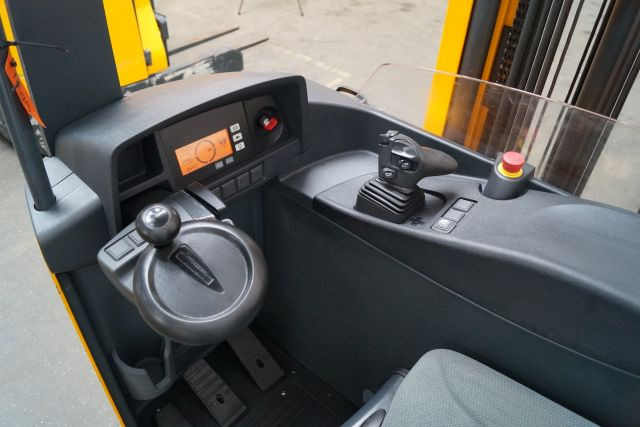 Jungheinrich ETV216 - Viličar s pomičnim teleskopom: slika 3 Jungheinrich ETV216 - Viličar s pomičnim teleskopom: slika 3