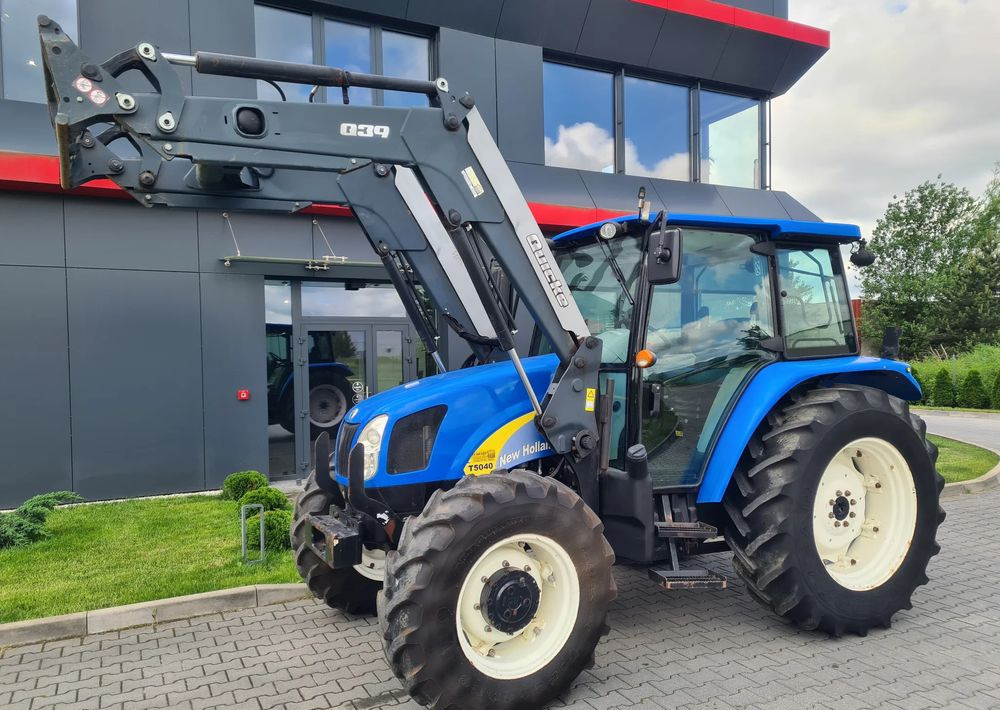 New Holland T5040 - Traktor: slika 1 New Holland T5040 - Traktor: slika 1
