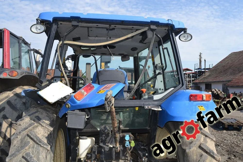New Holland T5050 skrzynia silnik most obudowa piasta blok zawór - Menjalnik za Kmetijski stroj: slika 1 New Holland T5050 skrzynia silnik most obudowa piasta blok zawór - Menjalnik za Kmetijski stroj: slika 1