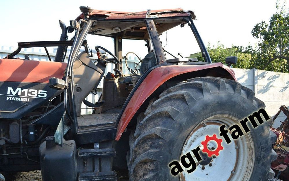 New Holland części M 135 100 115 160 silnik most skrzynia zwolnica piasta zębatka układ obudowa - Menjalnik za Kmetijski stroj: slika 2 New Holland części M 135 100 115 160 silnik most skrzynia zwolnica piasta zębatka układ obudowa - Menjalnik za Kmetijski stroj: slika 2