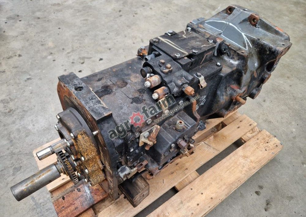 Skrzynia biegów New Holland TS100 - Menjalnik: slika 3 Skrzynia biegów New Holland TS100 - Menjalnik: slika 3